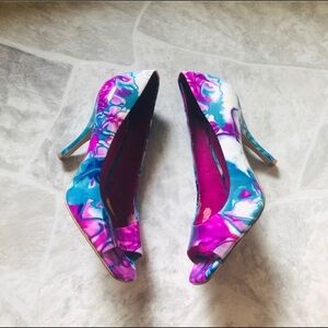 BCBG Generation ARIEL Purple & blue Swirl Peep Toe water color heels Size 7.5